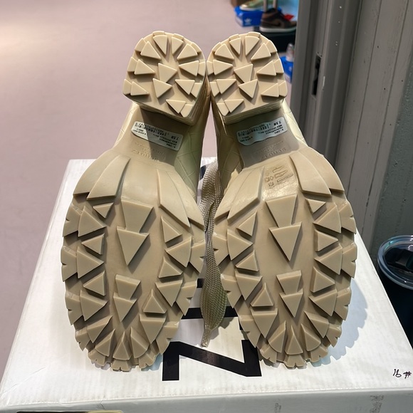 Schutz booties - Picture 5 of 5